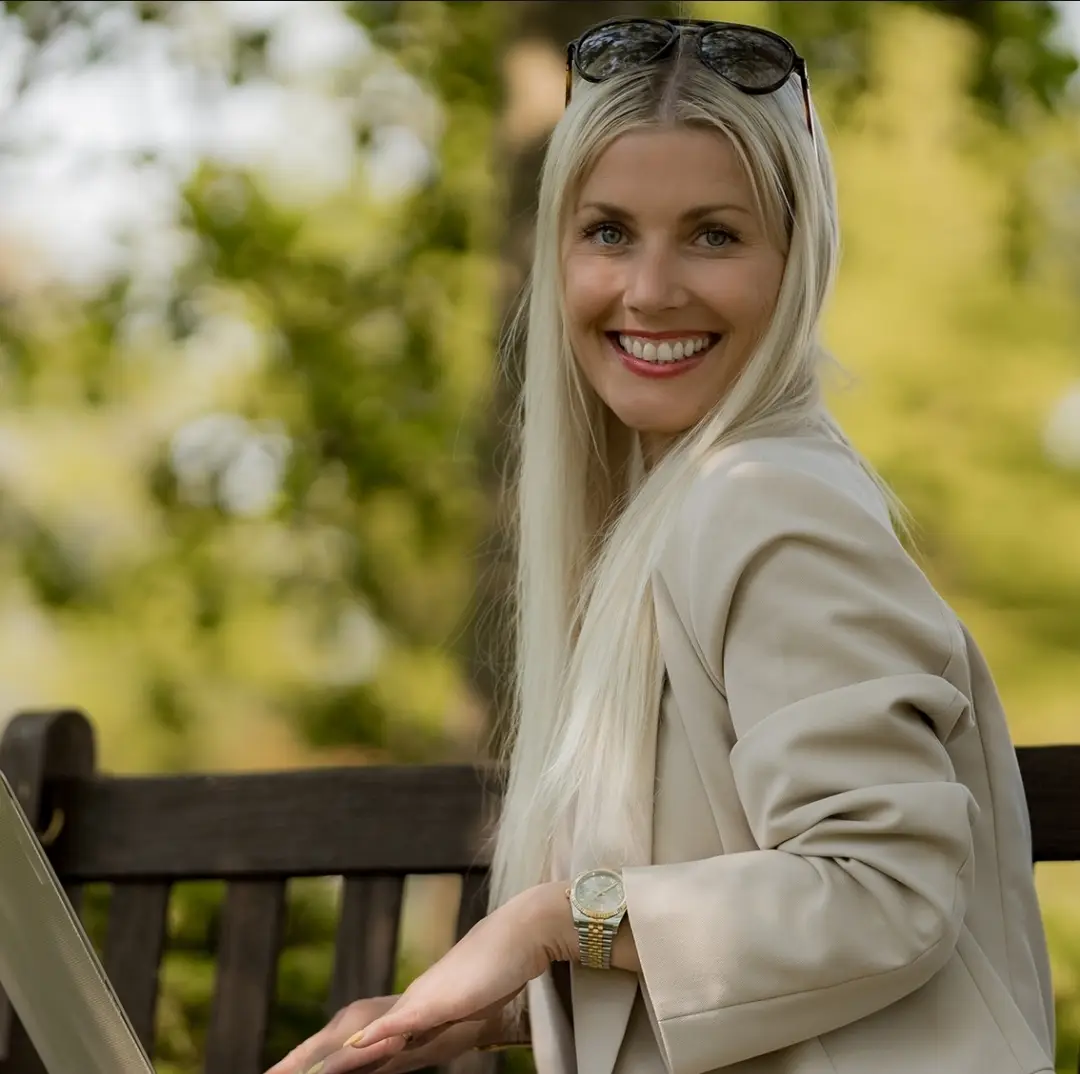 Fanny Schneidereit von Fabella Weddings plant deine exklusive Hochzeit